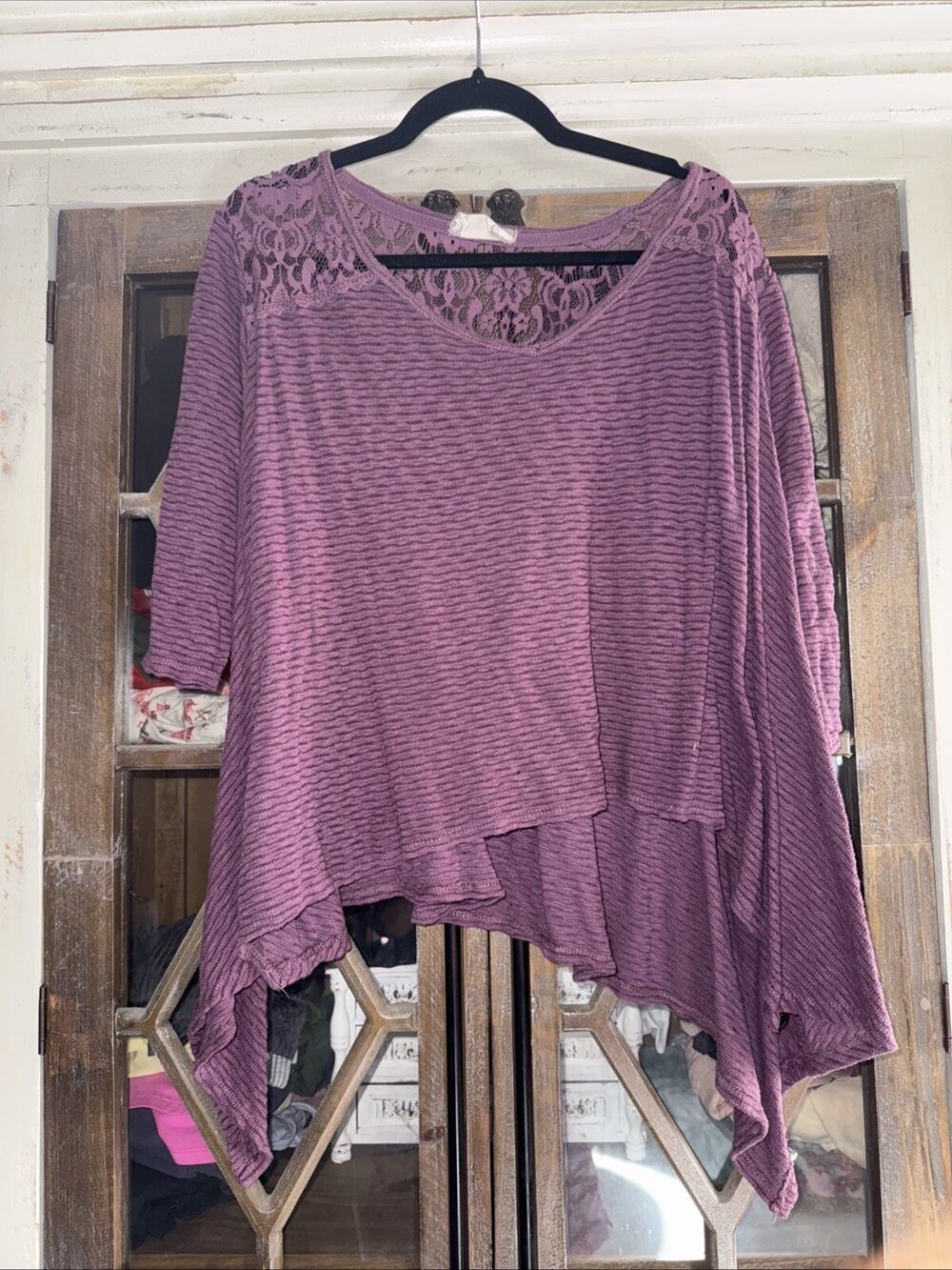 ANTHROPOLOGIE Everleigh Plum Purple Floral Lace Asymmetrical Hem V-Neck Top Sm